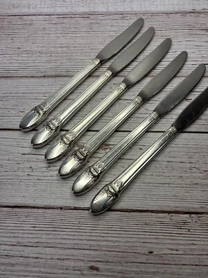 Vintage 1847 Rogers Bros FIRST LOVE 1937 Silverplate 8.5” Dinner Knives Set Of 6 - Image 1 of 4
