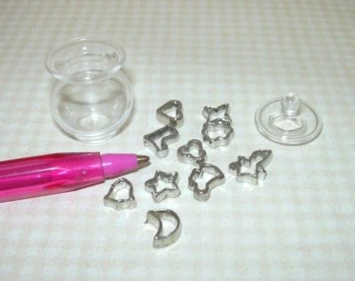 FALCON COLLECTIBLE MINIATURES Miniature Glass Cookie Jar w/10 Different Metal Cookie Cutters: DOLLHOUSE 1:12