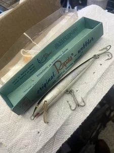 Rapala Vintage Magnum 13 Floating Lure 13 S-MAG. SILBER. VERBEULTE BOX - Bild 1 von 4