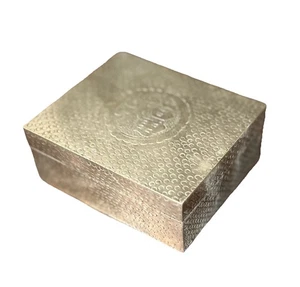 Caja de cigarrillos de latón perseguido a mano de China de colección HUMIDOR interior forrado en madera con bisagras - Imagen 1 de 10