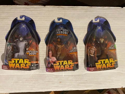 2005 Revenge of The Sith Figure Lot (3) Gen Grievous, Obi-wan, Saesee Tiin Cover