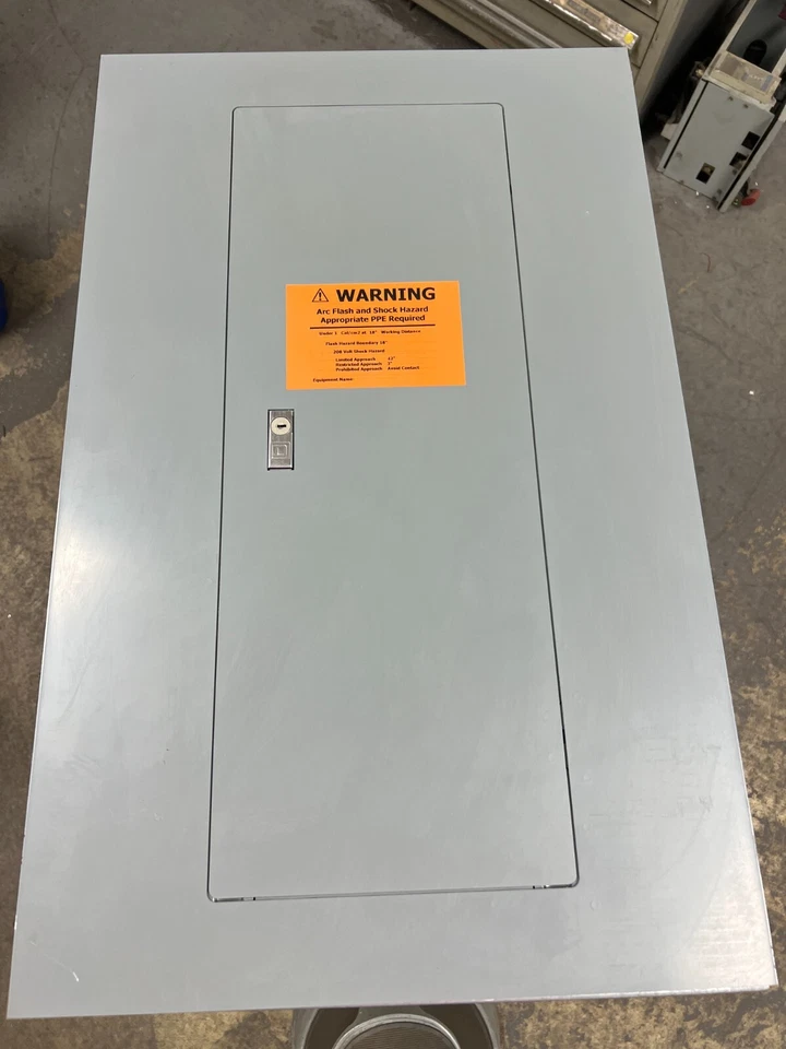 👀 SQUARE D 225 AMP MAIN LUG PANELBOARD 240 VAC 3Ø 4W 30 CIR NQOD430L225CU - Image 1 of 4