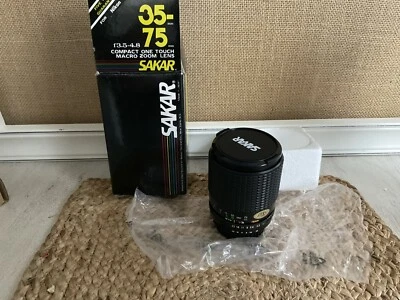 SAKAR 35-75 Compact One Touch Macro Zoom Lens f3.5-4.8 - Image 1 of 4