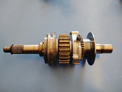 2000-2005 Ford Explorer Transfer Case Output Shaft 4L5Z7061A - Image 1 of 3