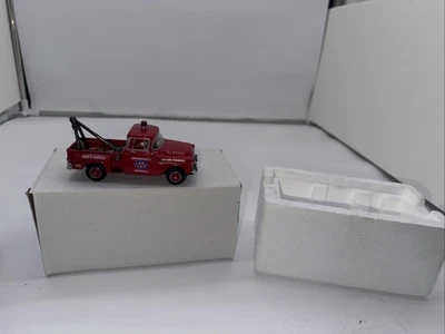 MATCHBOX YRS01 1955 CHEVY 3100 AAA TOWING & SERVICE TRUCK - Image 1 of 4