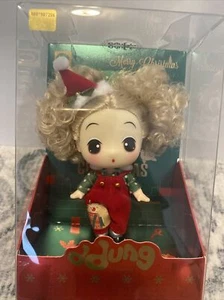 NEU NEU IM KARTON Dung Weihnachten Serie Mädchen mit lockigem Haar Nikolausmütze Mini Figur Spielzeug - Bild 1 von 5