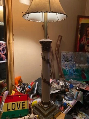 French Louis  XVI ,Ormolu and Carrara marble candlestick - Imagem 1 de 4