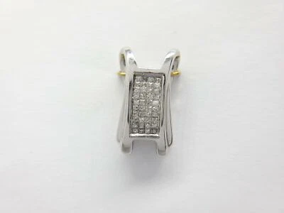 Colgante con racimo de diamantes de princesa natural de 1/4 quilates de oro blanco de 10 k Foto 1 de 4