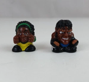 Set of 2 WWE Squinkies Kofi Kingston & R Truth - Picture 1 of 7