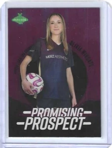 2023 PARKSIDE NWSL VOL 1 VIOLA PROMETTENTE PROSPECT OLIVIA ALATA #PP-6 - Foto 1 di 2