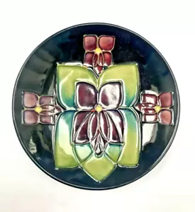 Moorcroft Violets Pin Dish; 11.9cm diam; 1992; des Sally Tuffin & box - Picture 1 of 4