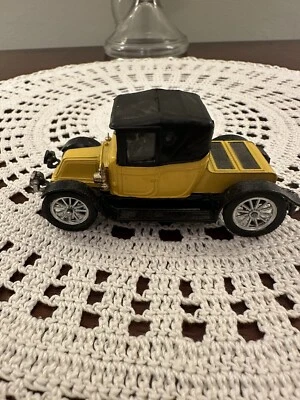 Vintage Corgi Classics 1910 Renault 12/16 Special Edition Yellow & Black - Image 1 of 4