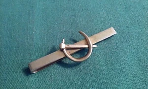 Farrier Horseshoe & Nail Theme Vintage Tie Bar Clip Gold-Tone Metal Swank - Picture 1 of 4