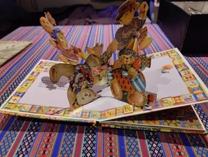 Family Bear Pop-Up Book Thomas Rohner Ron Van Der Meer VGC Children's Baby - Imagen 1 de 6