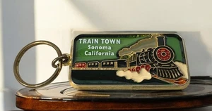 Train Town Sonoma California Schlüsselanhänger Lok Eisenbahn Railfan - Bild 1 von 6
