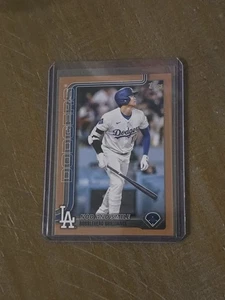 2025 Topps Update Shohei Ohtani Nod And Smile #US84 Dodgers Gold Numbered /2025 - Picture 1 of 3