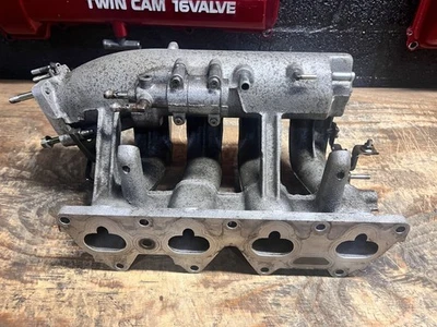 Colector de admisión de aire del motor Mazda Miata MX5 NA6 1990-1993 1,6 L Foto 1 de 4