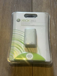 Xbox 360 Rechargeable Battery Pack White OEM Genuine Microsoft New Sealed - Picture 1 of 2