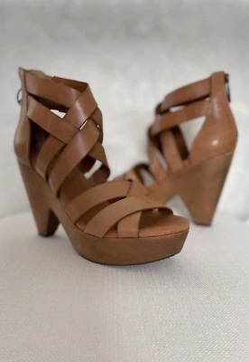 Sandálias femininas Lucky Brand tamanho 7 Dark Latte Vachetta salto plataforma LK-ABEO - Imagem 1 de 4