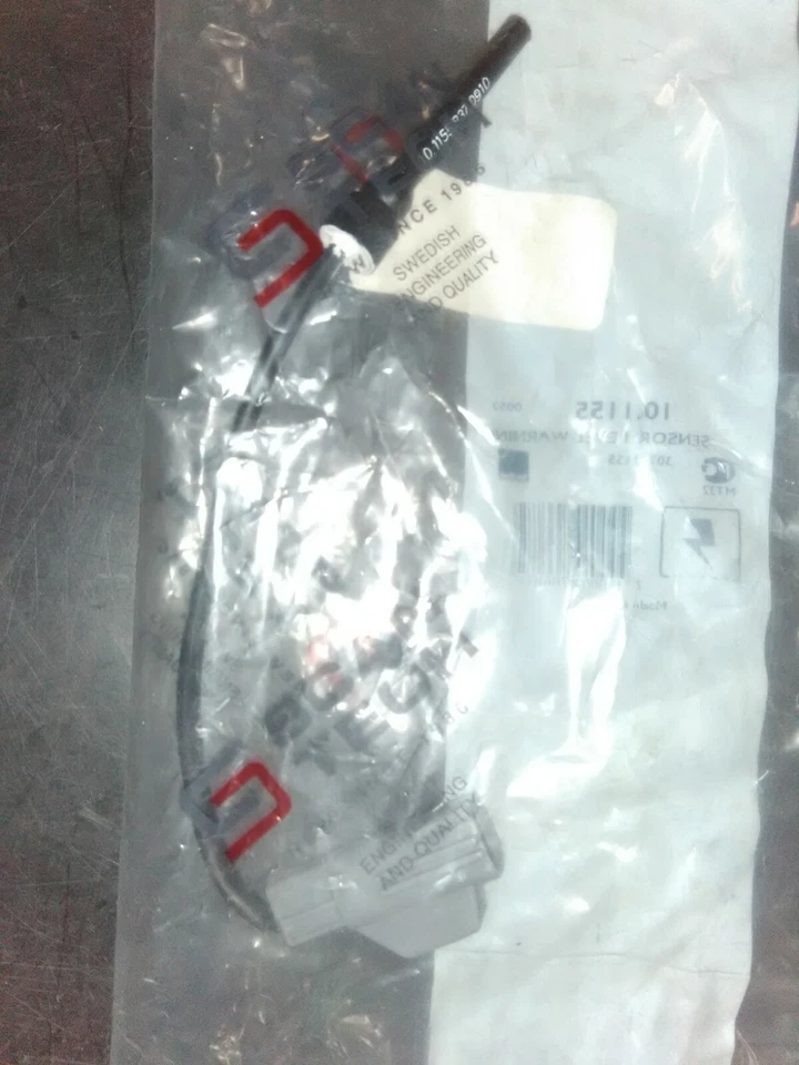 URO 30741155 Coolant Level Sensor - Image 1 of 2