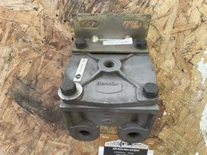 1614572c91 Genuine Bendix R-12 Air Brake Relay Valve 106285,103009,65125 New - Picture 1 of 4