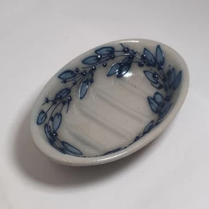 Salmon Falls Stoneware Pottery Berry Vine Salt Glazed Soap Dish 2013 - Picture 1 of 3