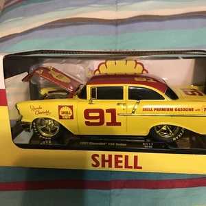 M2 Machines 1957 Chevrolet 150 Sedan Shell Chase R117 1:24 - Picture 1 of 5