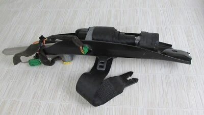 Черный натяжитель ремня безопасности для пассажира Volvo XC70 2008-2013 годов выпуска - Изображение 1 из 4