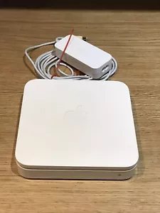 Apple AirPort Extreme Base Station - Picture 1 of 7