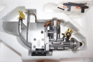 VINTAGE K&B 3.5 Outboard Model Engine / Gold Carb Edition for 3.5 RC Boats / NOS - Picture 1 of 14