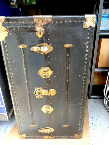 EXCELSIOR ANTIQUE STEAMER TRUNK WARDROBE DATED 1901, #5931 STANFORD, CT Cover