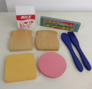 Vintage Holz Rollenspiel Essen Bologna Käse Milch Karton Granola Bar Brot - Bild 1 von 11
