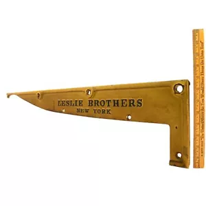 Antiguo "LESLIE BROTHERS" (Pianos Stieff) 35" HIERRO FUNDIDO MINORISTA BRIDA SIGNO ¡Raro! - Imagen 1 de 12
