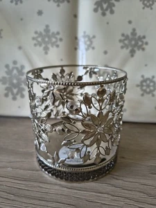 Bath & Body Works 'Glamorous Snowflakes' - 3-Docht-Kerzenhalter/-hülle Toller Zustand! - Bild 1 von 8
