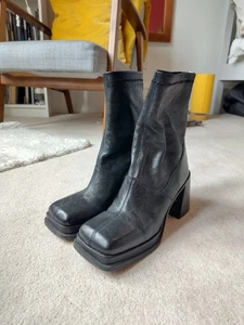 Black Square Toe Leather Boots Size 6, Urban Outfitters - Picture 1 of 5