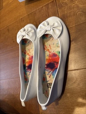 Girls Faded Glory Hot Pink With Bow Slip On Shoes Size 3 - Image 1 of 4