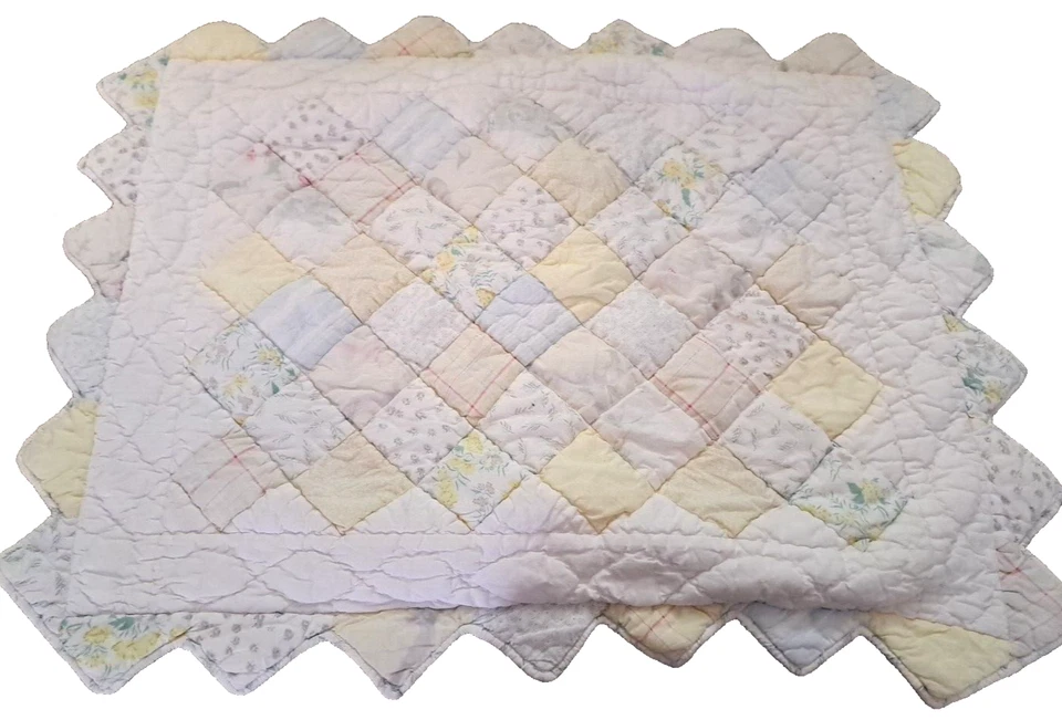 Almohada acolchada de retazos farsa corazón victoriano estándar pastel casa de campo Foto 1 de 4