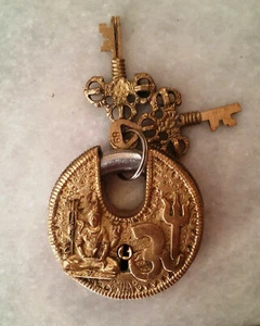 Brass Padlock Round Shape Lord Shiva & OM Hindu God Statue Padlock 2 keys GK 509 - Picture 1 of 4
