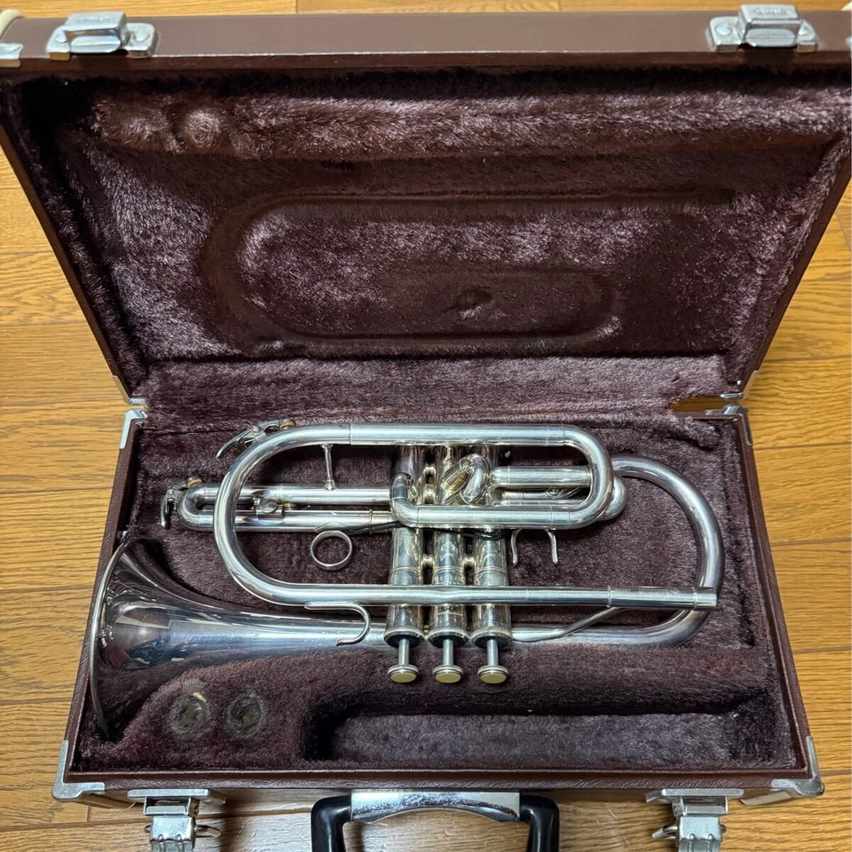 Yamaha Cornet YCR-3330S SP Acabado con Estuche Rígido Original Sin Boquilla Usado Foto 1 de 4