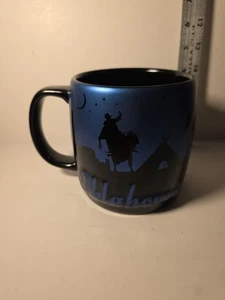 Amerika Ware geprägt Oklahoma dunkelblau mit malerischen 18 Unzen Souvenir Kaffeebecher neu - Bild 1 von 4