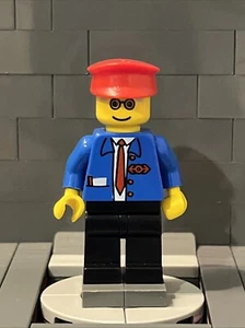 LEGO- RAILWAY EMPLOYEE 6 TRN062 TOWN CITY MAN - Picture 1 of 4
