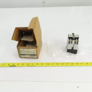 Square D 53705 X040V02 Ser. A Class 8501 AC Control Relay 120V Coil - Picture 1 of 10
