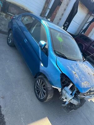 Guantera MITSUBISHI MIRAGE 14-24 1,2 L OEM Foto 1 de 4