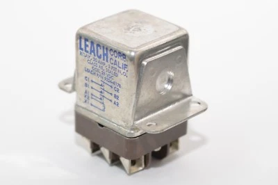 Sealed MIL Relay / Relais by LEACH, 20 A, 3 PST N. O., 28 VDC, Class A8, NOS - Image 1 of 4