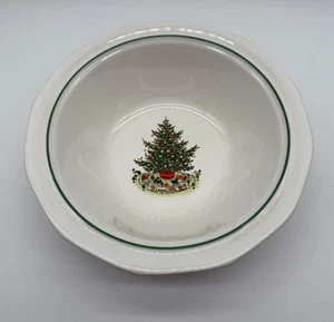 Servizio di piatti vintage Pfaltzgraff Christmas Tree Heritage 9" - Foto 1 di 3