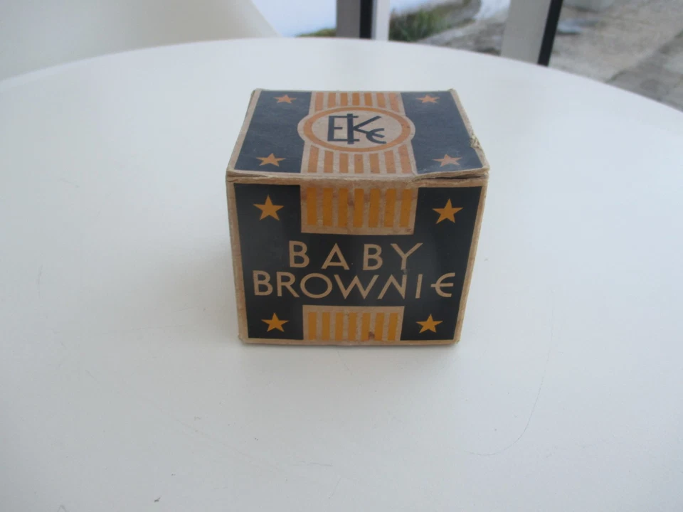 KODAK BROWNIE BABY.Dans sa boite. - Photo 1/4