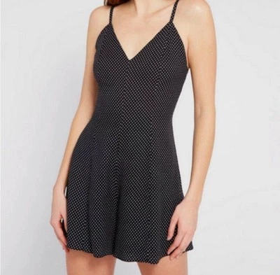 Nuevo con etiquetas Alice + Olivia Erin mameluco de lunares negro/blanco con correas de espagueti talla 0 Foto 1 de 4