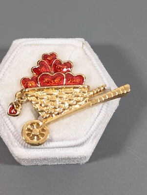 Broche de carretilla vintage Avon Garden Of Love Pin esmalte rojo corazones Foto 1 de 4
