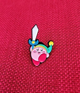Spilla smaltata costume Kirby In Link - Foto 1 di 1