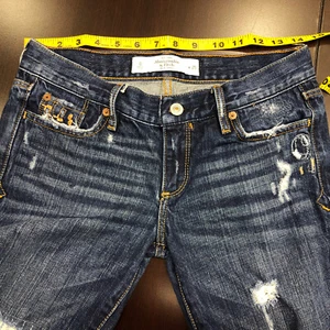 Abercrombie & Fitch Low Rise Super Skinny stretch SZ 25 Inseam 31”distressed EUC - Picture 1 of 12